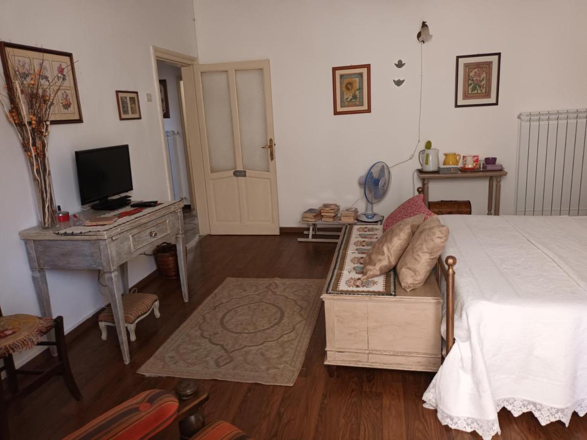 A Casa Del Nonno Bed & Breakfast Isnello Exterior photo