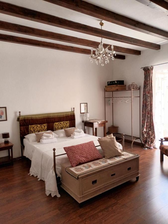 A Casa Del Nonno Bed & Breakfast Isnello Exterior photo